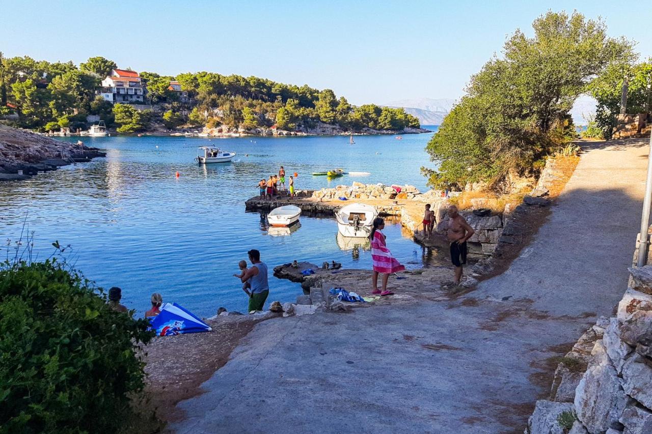 Apartments By The Sea Basina, Hvar - 542 Vrbanj Екстериор снимка