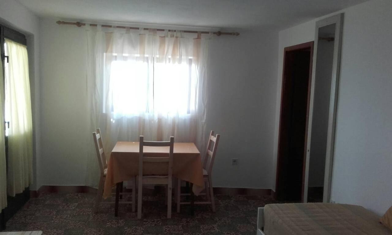 Apartments By The Sea Basina, Hvar - 542 Vrbanj Екстериор снимка